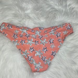 NWT BECCA flower ruched butt swim bottoms size Medium